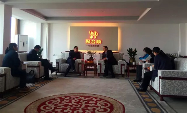 荣盛公司董事长李水荣,副总裁郭成越参加了调研座谈,他们向调研组详细